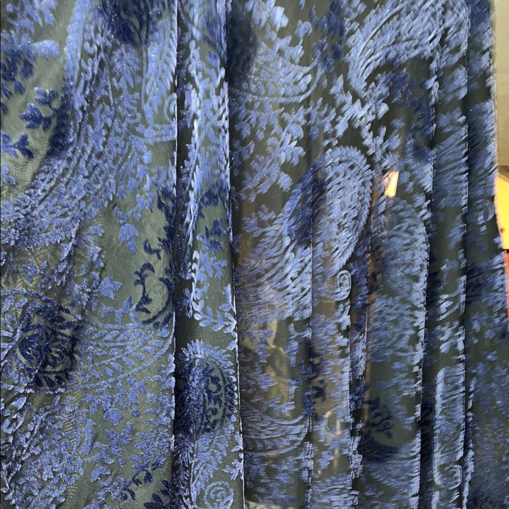 NWOT- Ariat Blue and Black Sheer Kimono with intricate blue velvet pattern - Picture 4 of 5